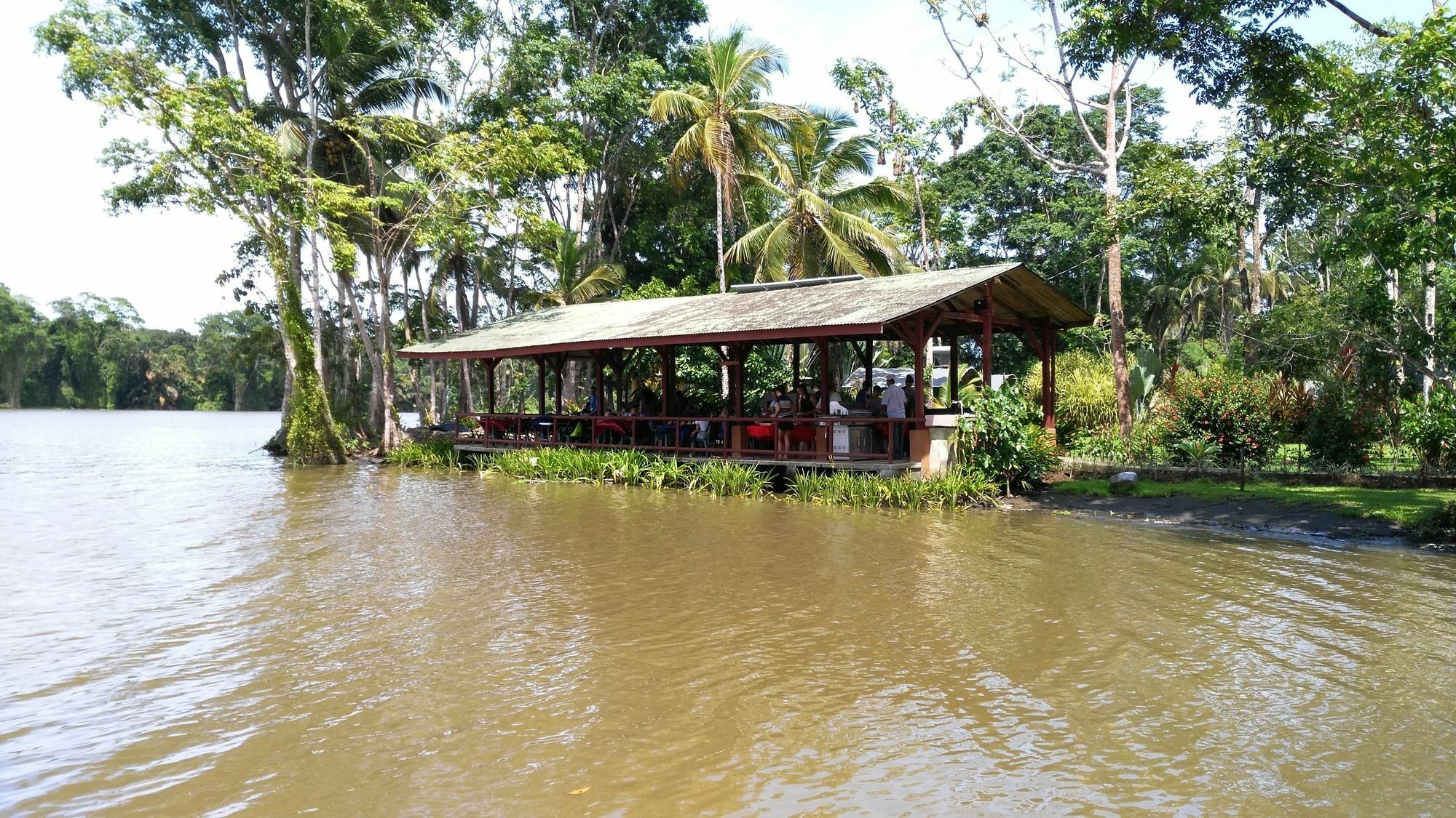 Lirio Lodge Barra de Pacuare Экстерьер фото